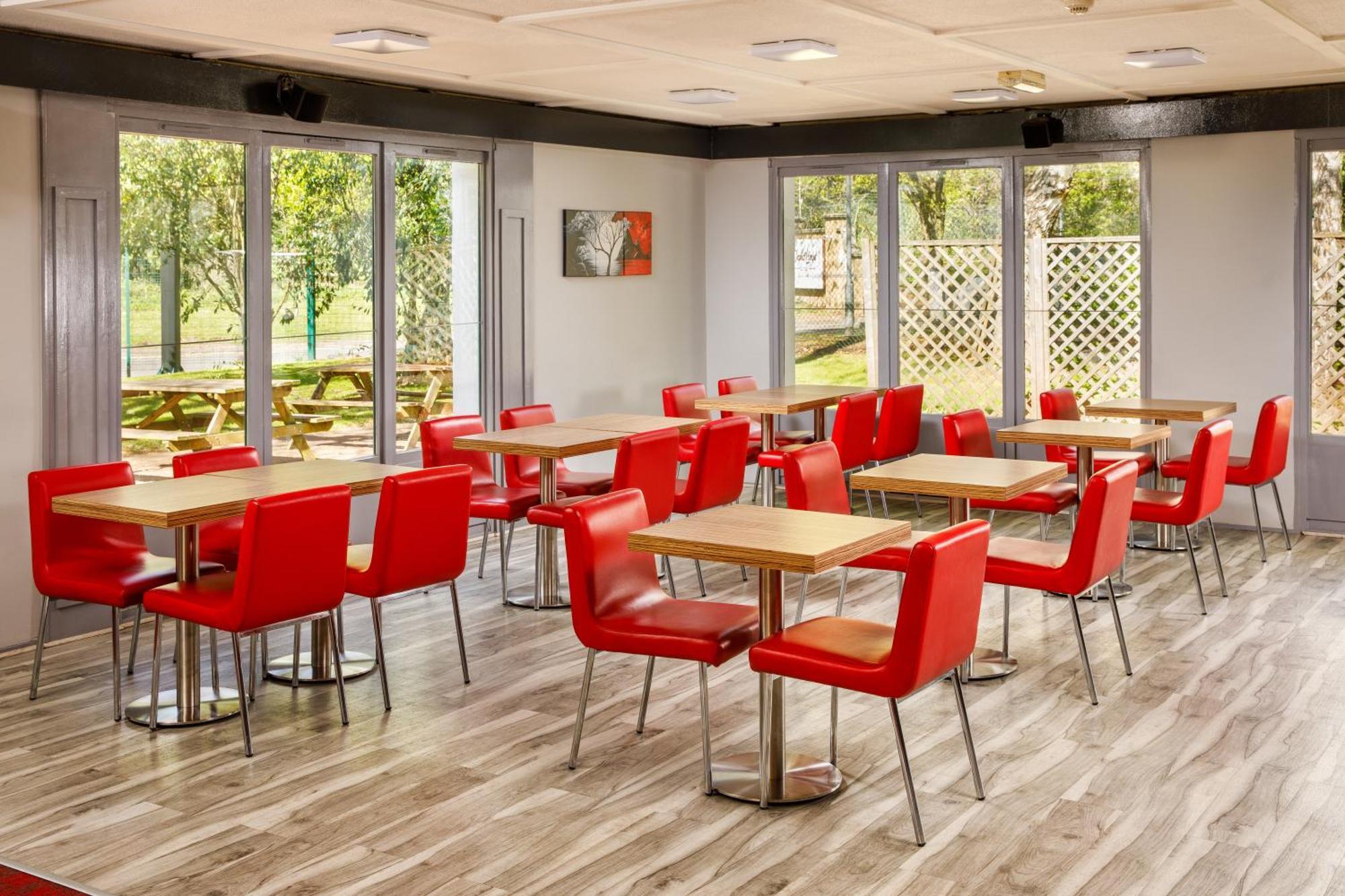 Отель Ibis Coventry South Экстерьер фото