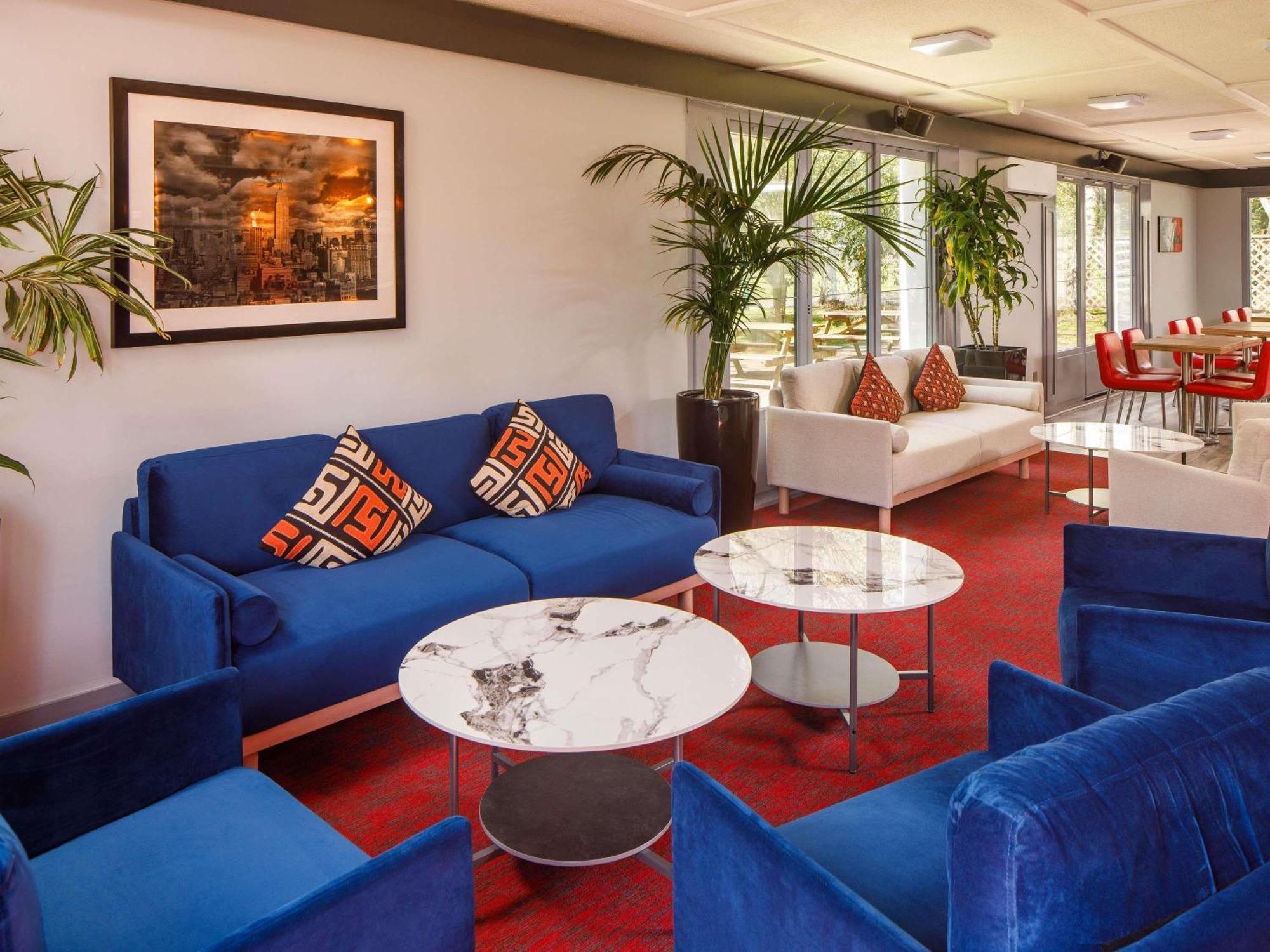 Отель Ibis Coventry South Экстерьер фото