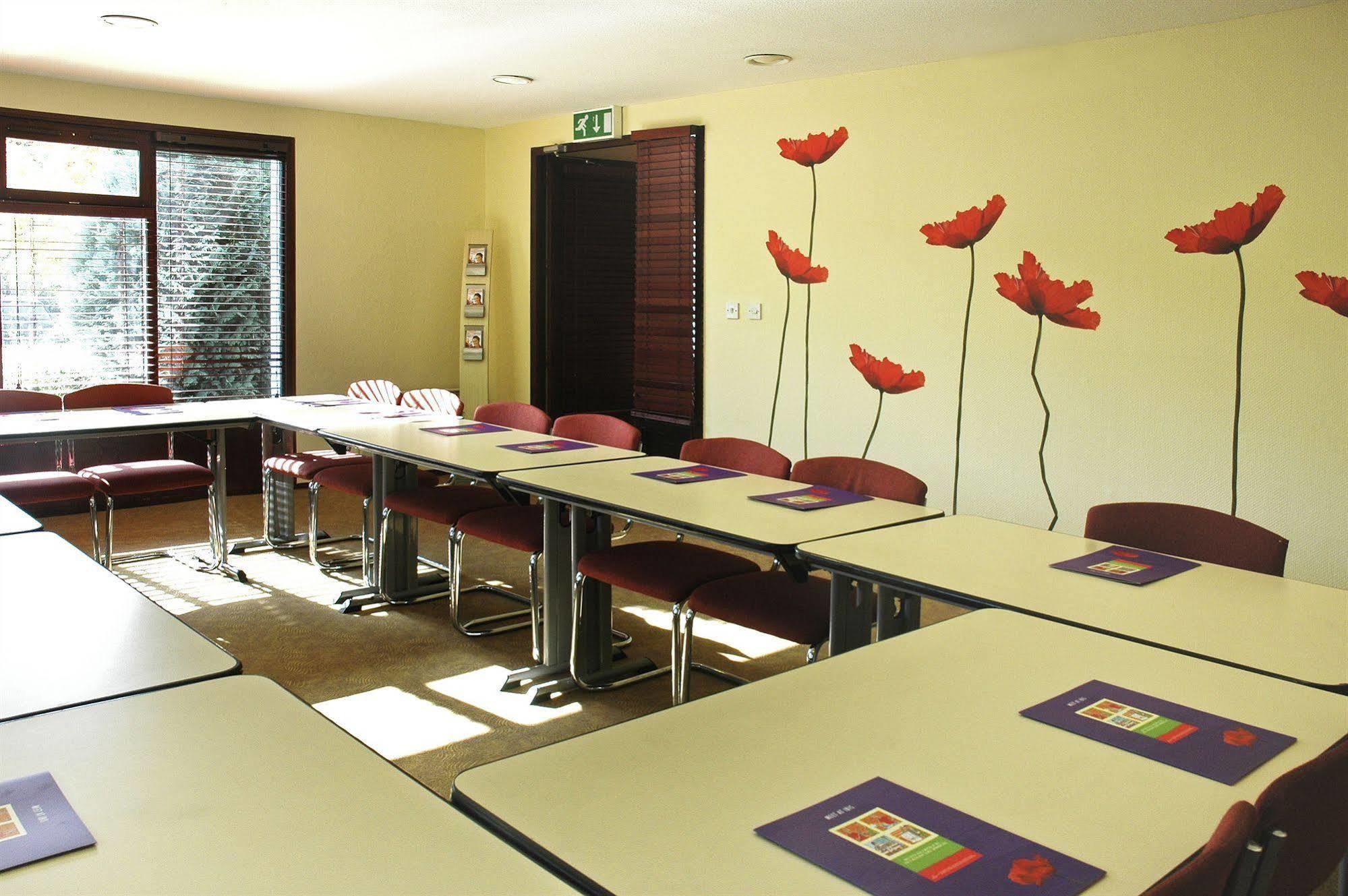 Отель Ibis Coventry South Экстерьер фото